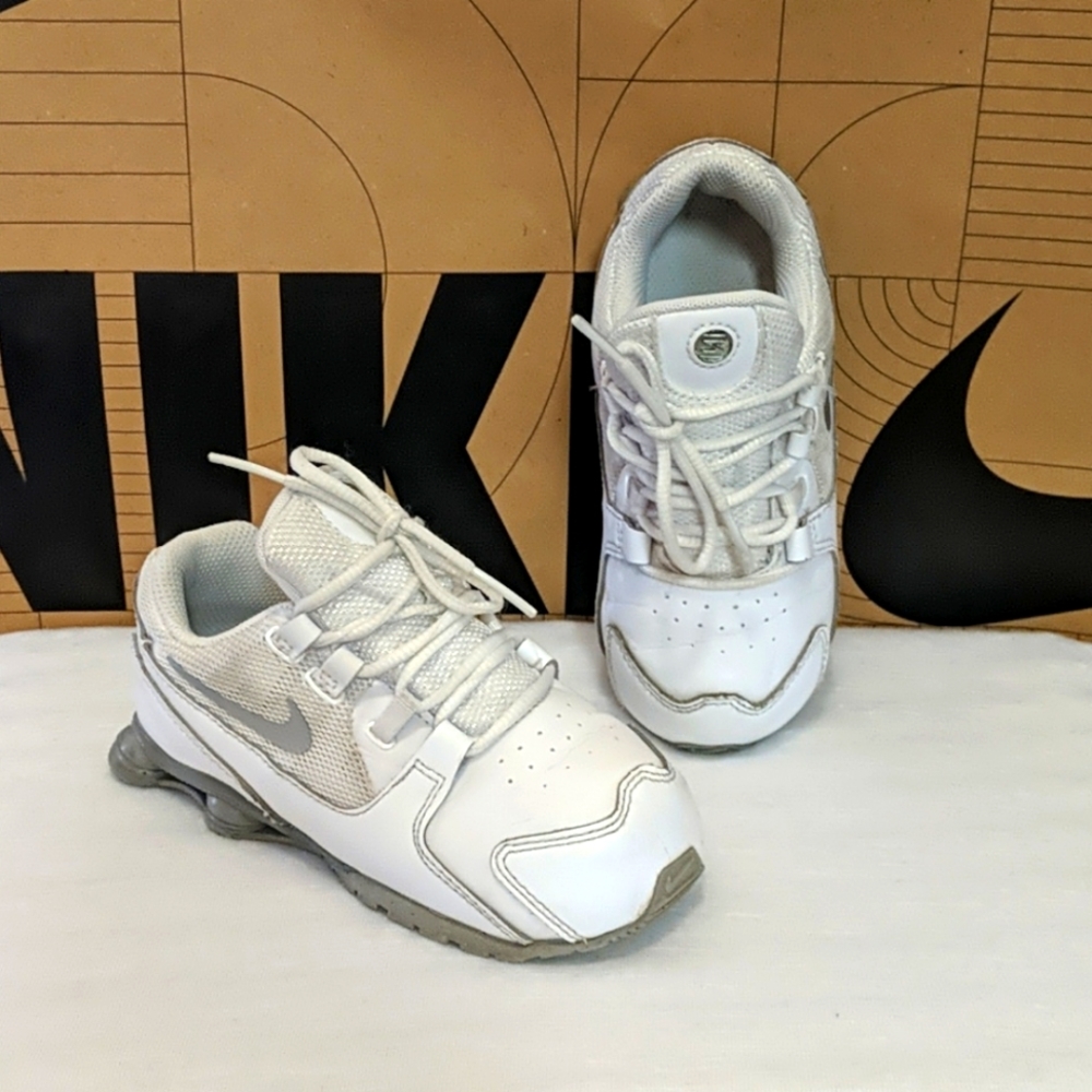 Nike sneaker size 10c